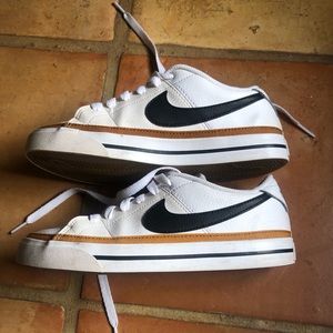 Women’s Nike Court Legacy sneaker